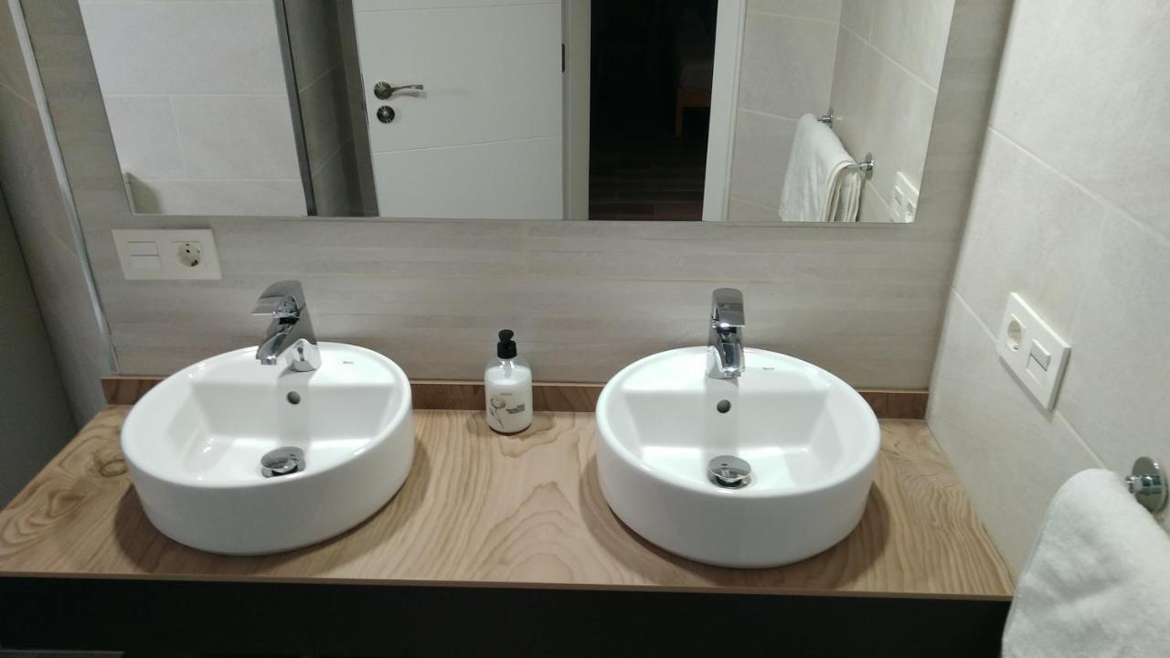 Room With Private Bathroom And Sea View, 50 M Del Mar Radazul Bagian luar foto